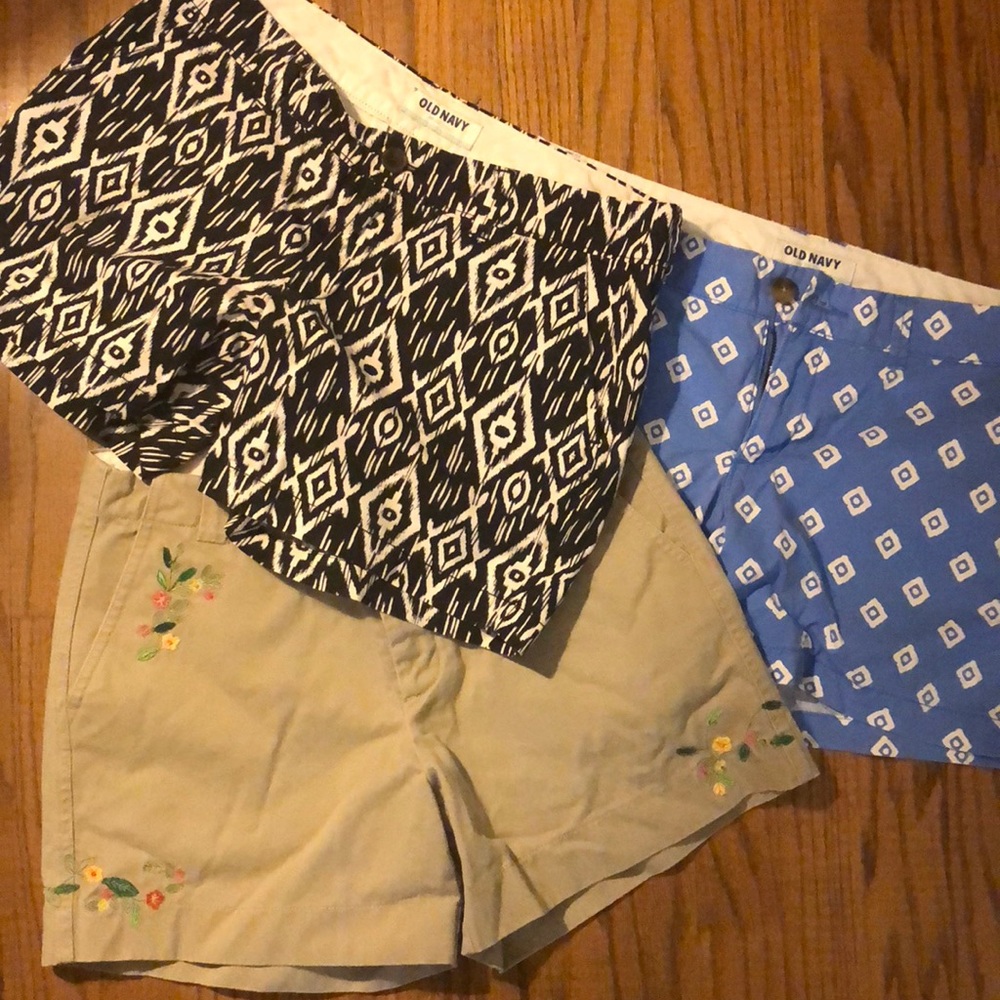 Lot of 3 adorable shorts! Old Navy & Gap